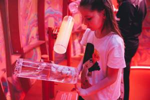 a373-rem-foto-maria-schumann_uw300_04_schwerkraft_original