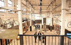 a59-dst_accell_de_fietser_03_museum_original