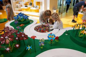 a81-highres_legohouse_flowerartist_-78_original
